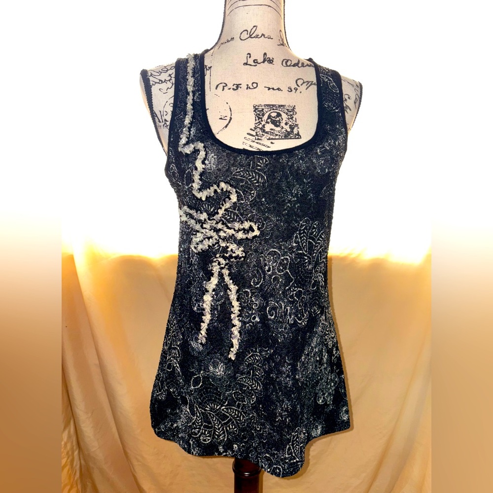 🌺 3 For $20 ~ Studio Y Black Cream Tank Women’s Size Medium GUC 🖤